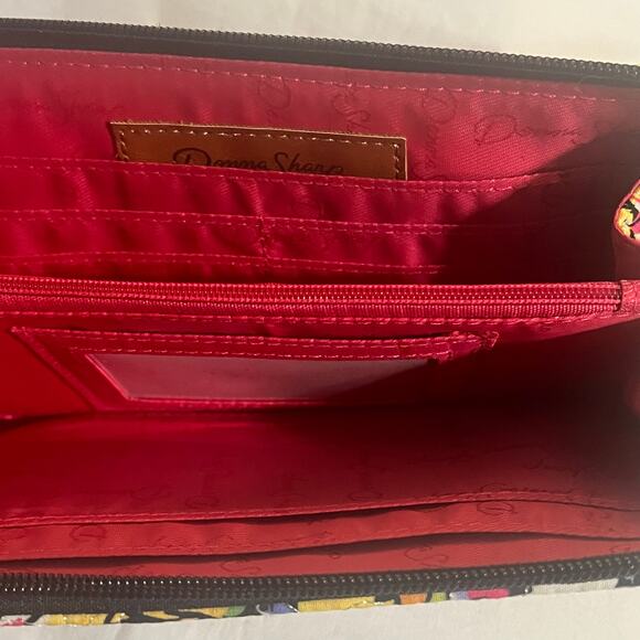 Donna Sharp Kentucky Original Sashay Deidro Wallet Item 26056 NWT - Picture 4 of 4